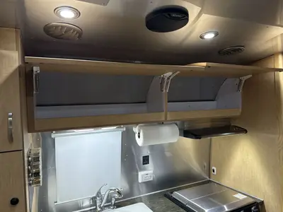 2017 Airstream Flying Cloud photo 24