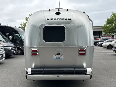 2017 Airstream Flying Cloud photo 8