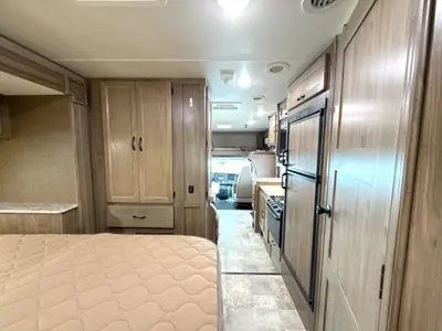 2017 Coachmen Freelander photo 47