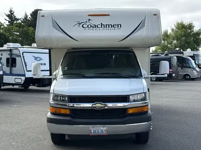 2017 Coachmen Freelander photo 4