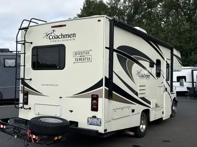 2017 Coachmen Freelander photo 9
