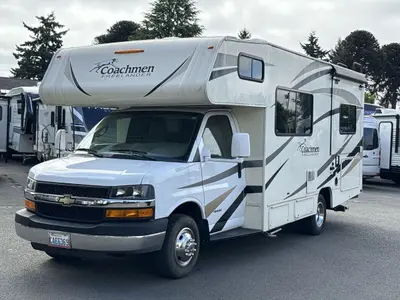 2017 Coachmen Freelander photo 5