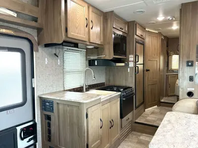 2017 Coachmen Freelander photo 28