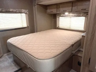 2017 Coachmen Freelander photo 37