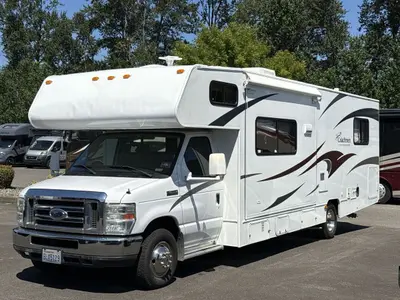 2011 Coachmen Freelander photo 5