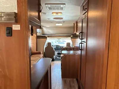 2011 Coachmen Freelander photo 43