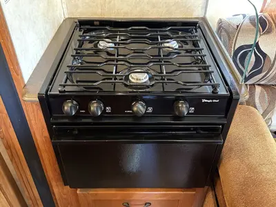 2011 Coachmen Freelander photo 31