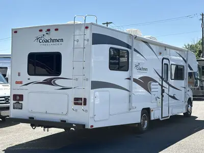 2011 Coachmen Freelander photo 9