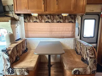 2011 Coachmen Freelander photo 46