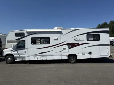 2011 Coachmen Freelander photo 6