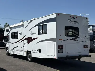 2011 Coachmen Freelander photo 7