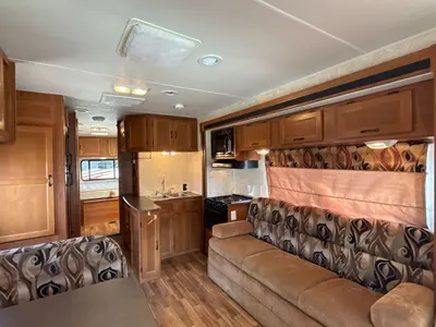 2011 Coachmen Freelander photo 28