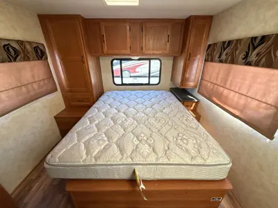 2011 Coachmen Freelander photo 36