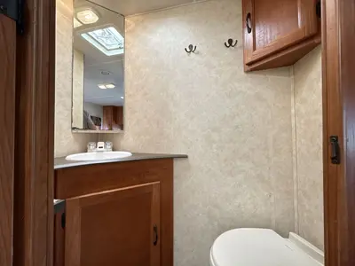 2011 Coachmen Freelander photo 37