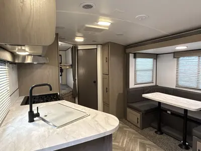 2021 Cruiser RV Corp Shadow Cruiser photo 22
