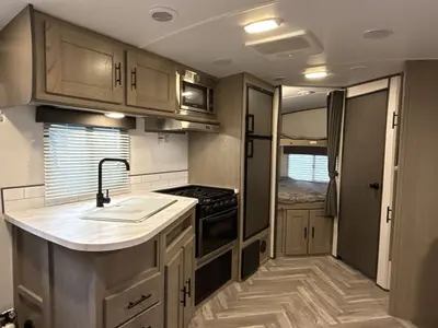 2021 Cruiser RV Corp Shadow Cruiser photo 21