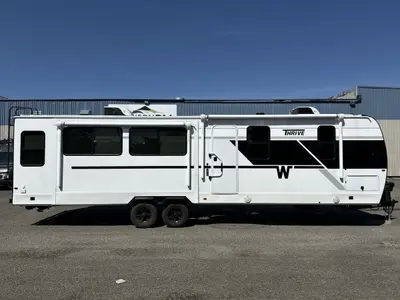 2026 Winnebago Thrive photo 10