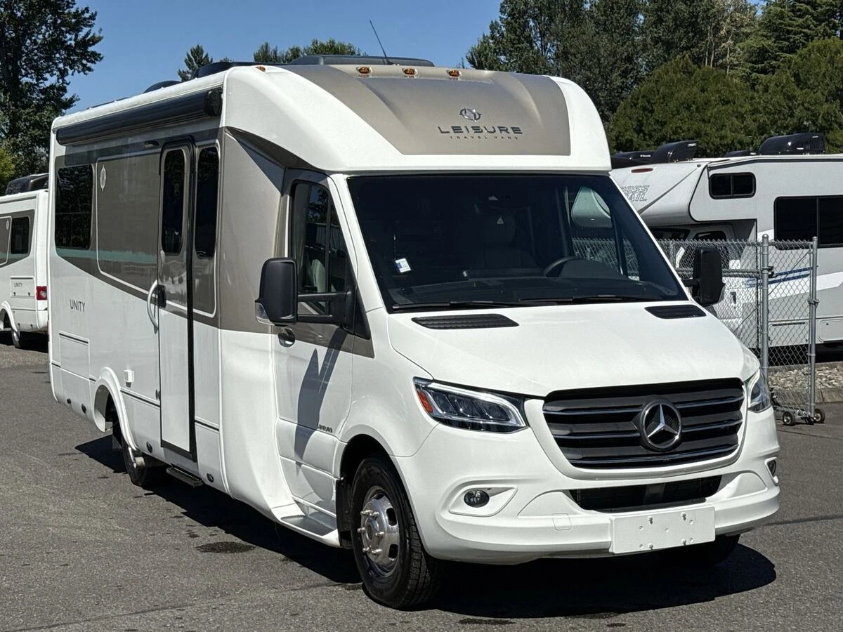 2024 Leisure Travel Unity exterior