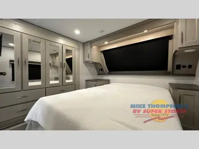 2025 Grand Design Influence photo 15
