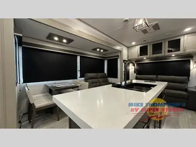 2025 Grand Design Influence photo 7