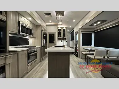 2025 Grand Design Influence photo 11