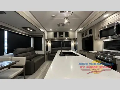 2025 Grand Design Influence photo 8