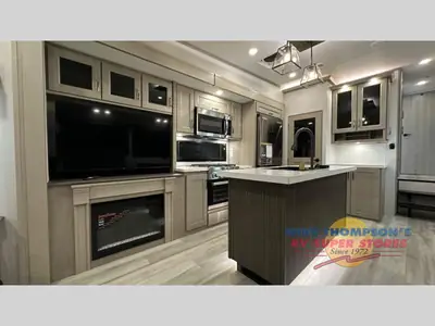 2025 Grand Design Influence photo 10