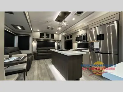 2025 Grand Design Influence photo 5