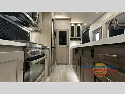 2025 Grand Design Influence photo 9