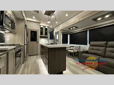 2025 Grand Design Influence photo 6