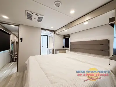 2025 Grand Design Influence photo 22