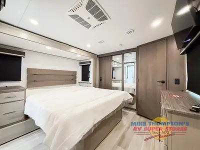 2025 Grand Design Influence photo 20
