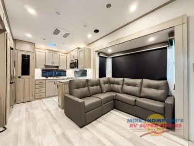2025 Grand Design Influence photo 5