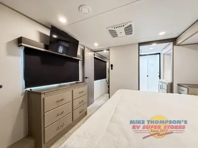 2025 Grand Design Influence photo 23