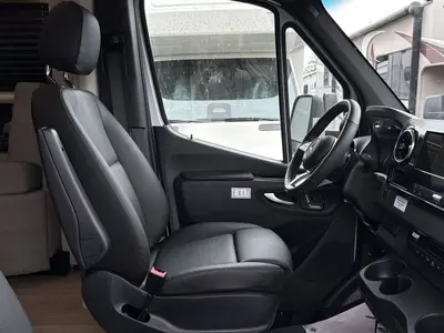2027 Renegade Villagio photo 23