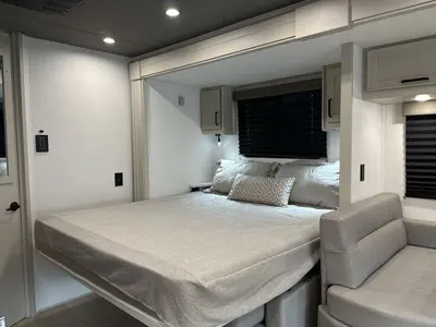 2027 Renegade Villagio photo 40