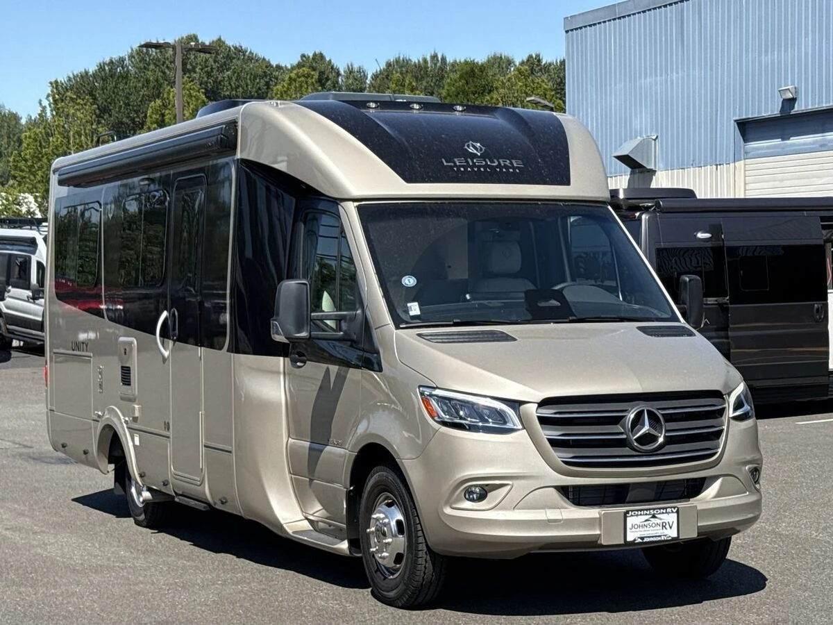 2026 Leisure Travel Unity exterior