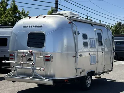 2018 Airstream Flying Cloud photo 9