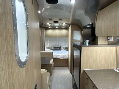 2018 Airstream Flying Cloud photo 19