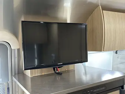2018 Airstream Flying Cloud photo 26