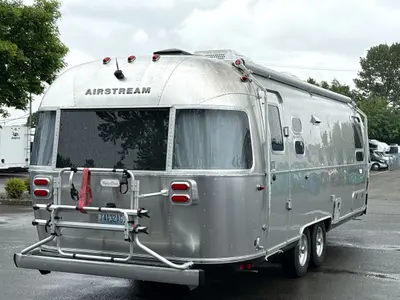 2022 Airstream Flying Cloud photo 9