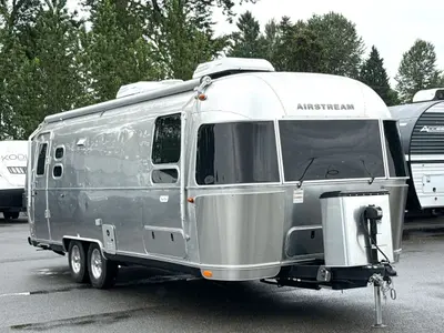 2022 Airstream Flying Cloud photo 3