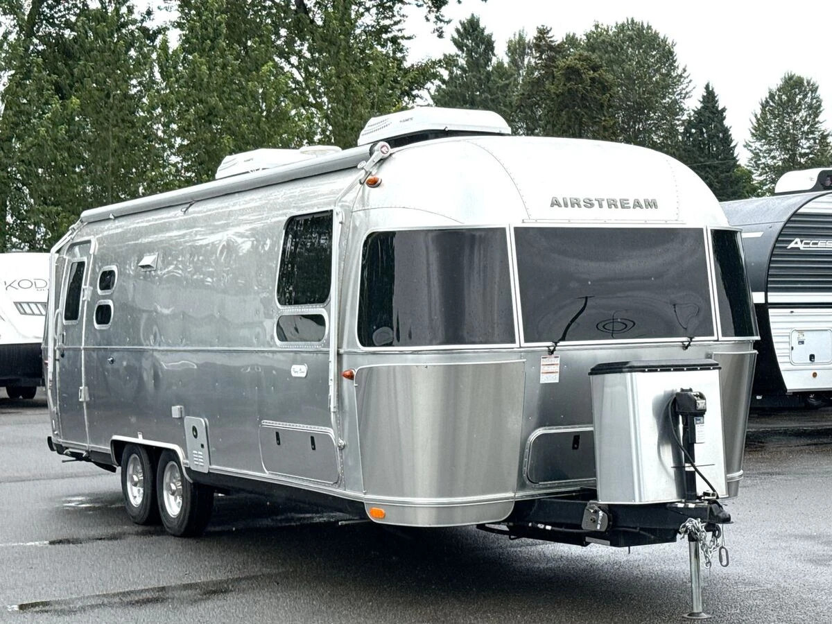 2022 Airstream Flying Cloud exterior