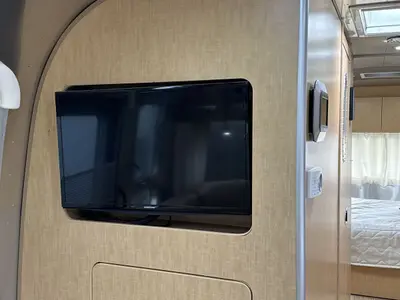 2016 Airstream Flying Cloud photo 25