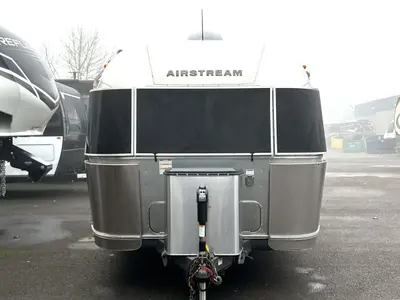 2016 Airstream Flying Cloud photo 4