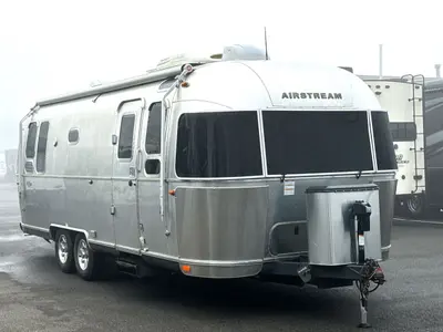 2016 Airstream Flying Cloud photo 3