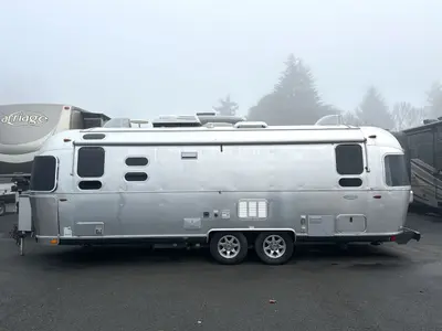 2016 Airstream Flying Cloud photo 6