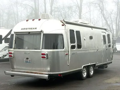 2016 Airstream Flying Cloud photo 9