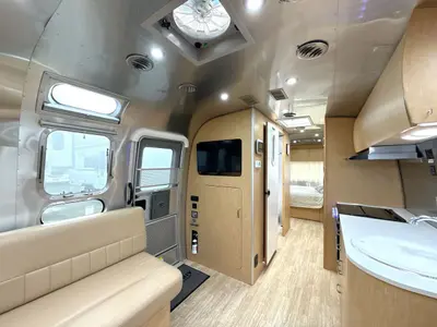 2016 Airstream Flying Cloud photo 17