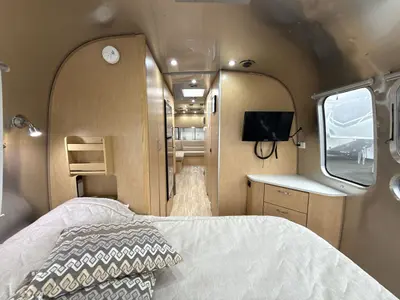 2016 Airstream Flying Cloud photo 31
